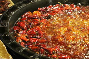 重庆火锅：一场麻辣鲜香的独特盛宴